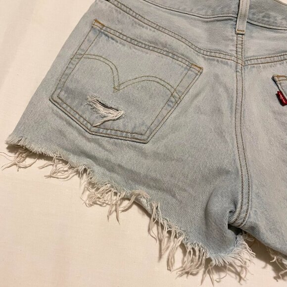 Levis 501 Shorts Womens Size 27 Denim Button Fly Cut Off Distressed - Picture 16 of 16